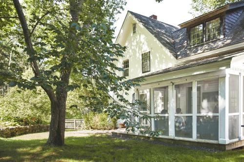 Friendship House | Classic MidCoast Maine Farmhouse near the Water