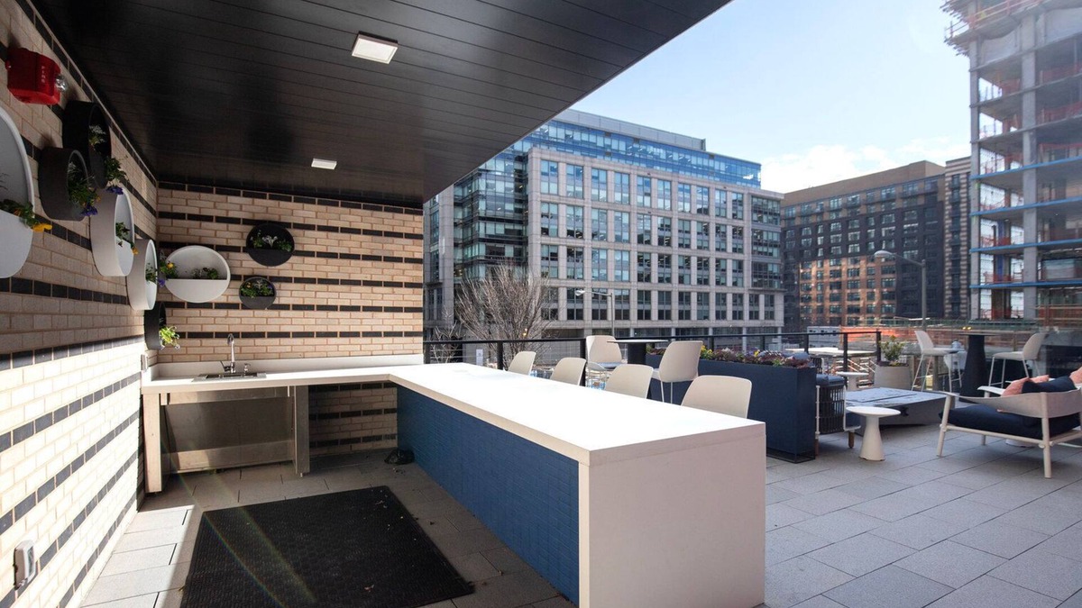NoMa Apartment | Classic NoMa 1BR w/W/D, Concierge & Gym, nr Metro, by Blueground