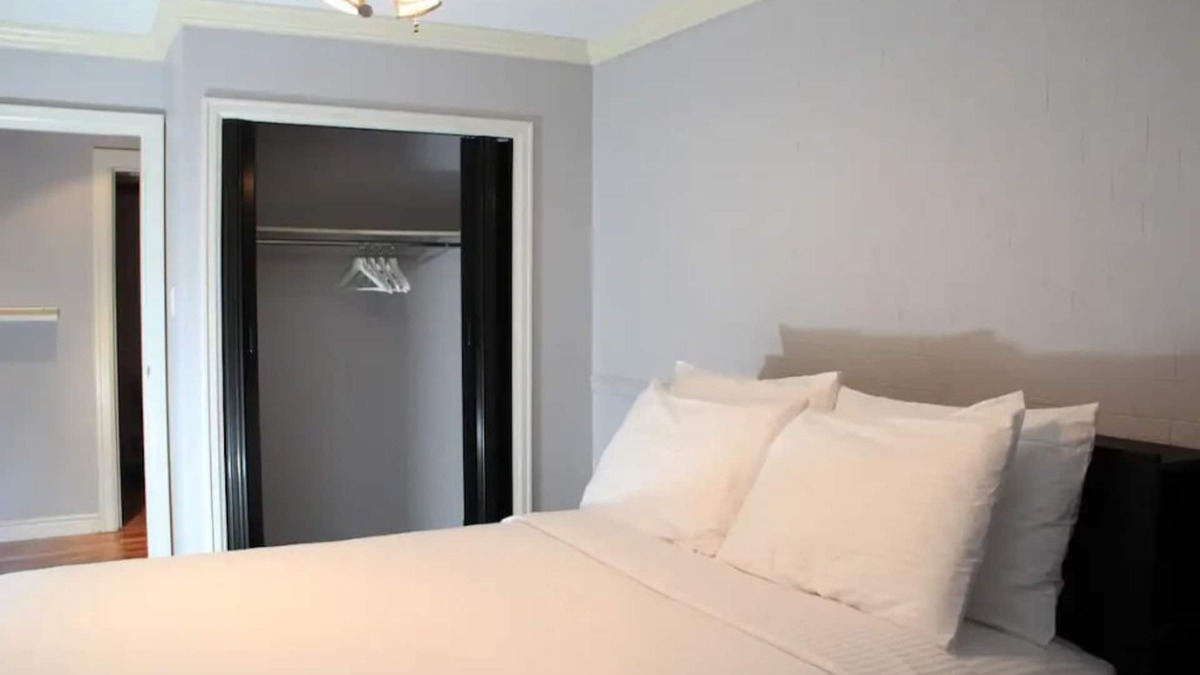 Fairview House | Classic & Quiet 1 Bedroom 1 Bath Across VGH