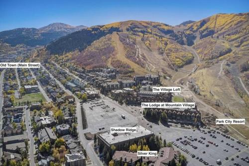 North Park City Apartment | Classic Ski-in Ski-out Condo
