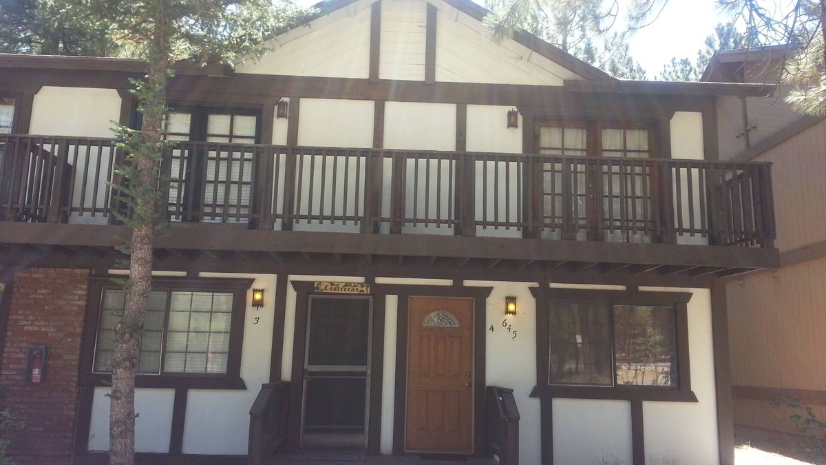 Summit Estates Cabin | Classic Style Cabin Retreat-Hiking, Village, Lake