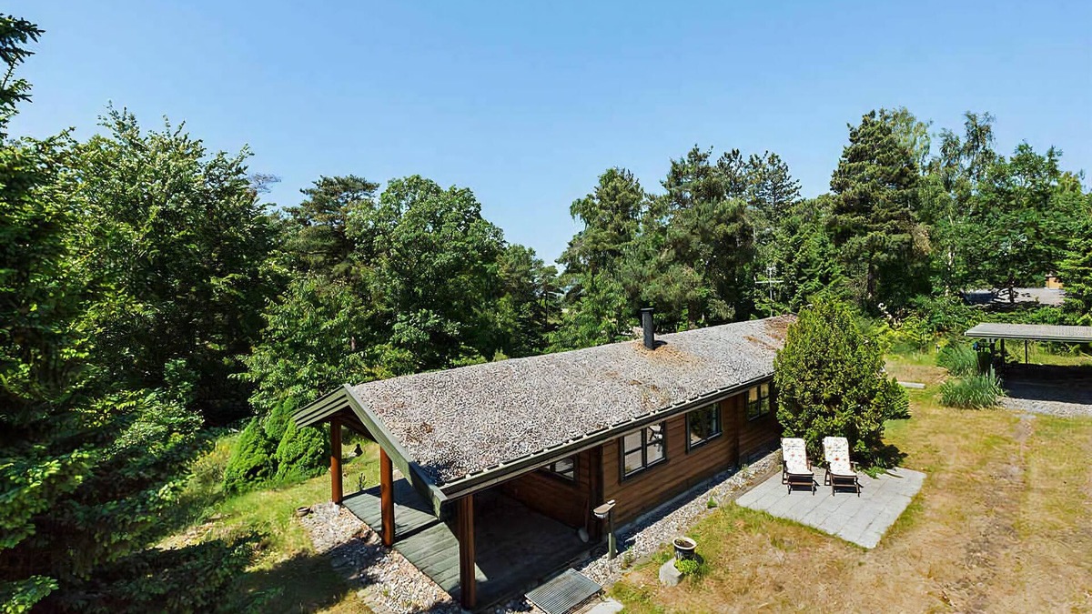 Frederiksvaerk House | Classic summer house with Arresø view