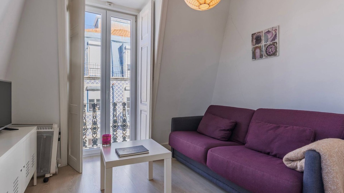 Alfama Apartment | Classic Topfloor Apartment by LovelyStay