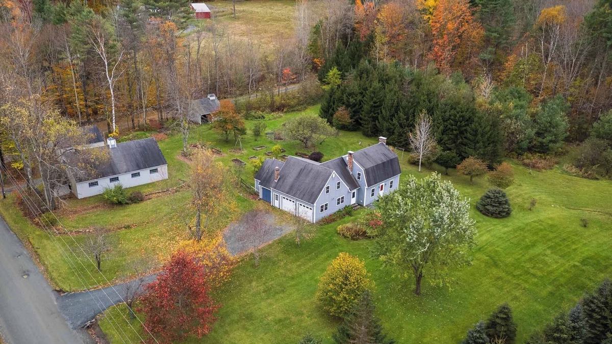 Woodstock House | Classic Vermont Farmhouse in the Heart of Woodstock - close to skiing