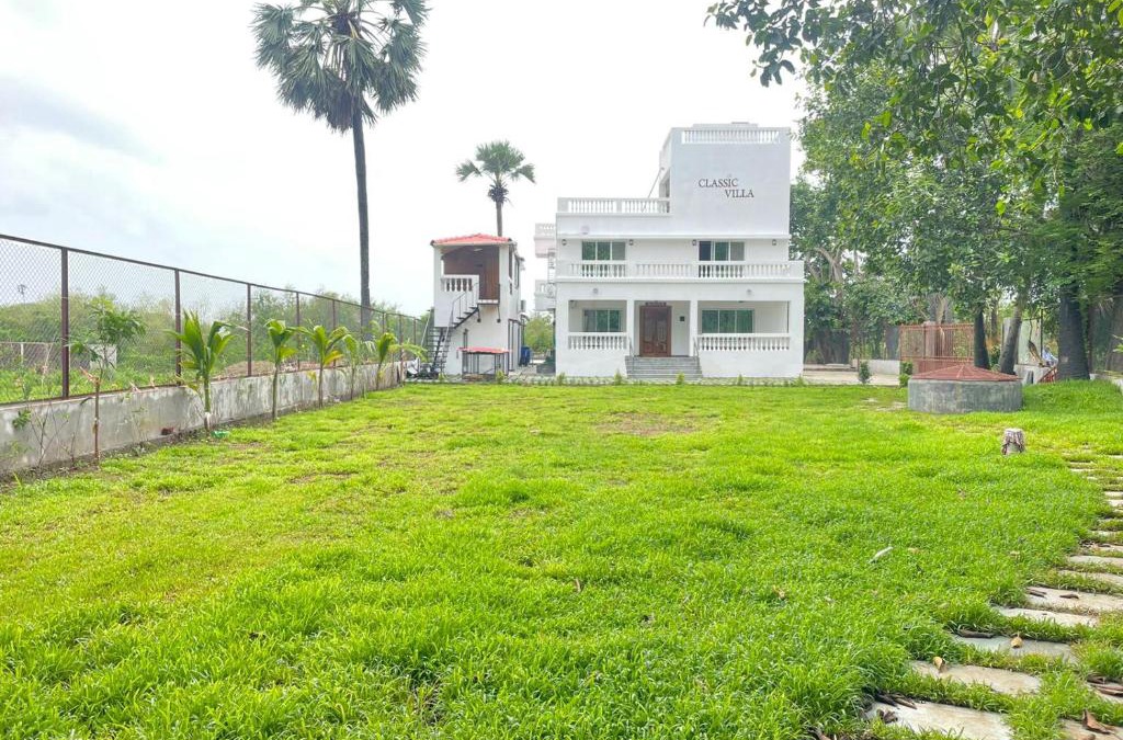 Palghar House | Classic Villa