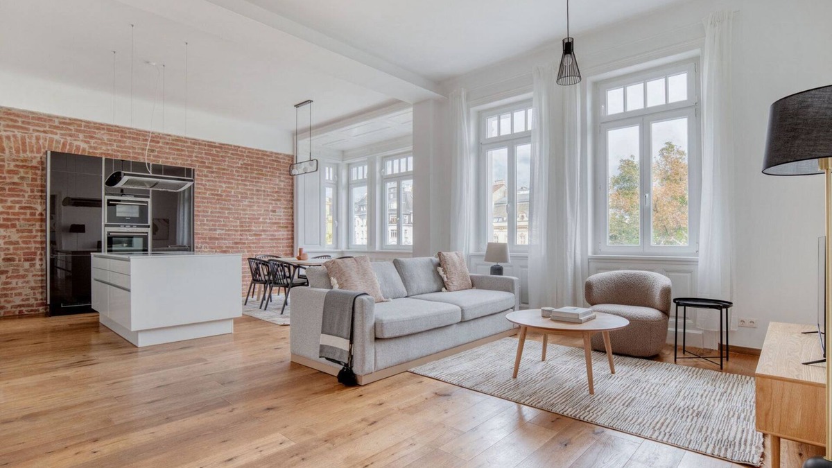 Wahring Apartment | Classic Währing 2BR w/Cellar, nr Parks, Bars & Dining, by Blueground