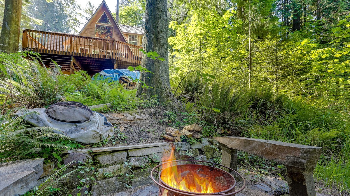 Rhododendron Cabin | Classic waterfront A-frame w/a full kitchen & large deck - close to skiing