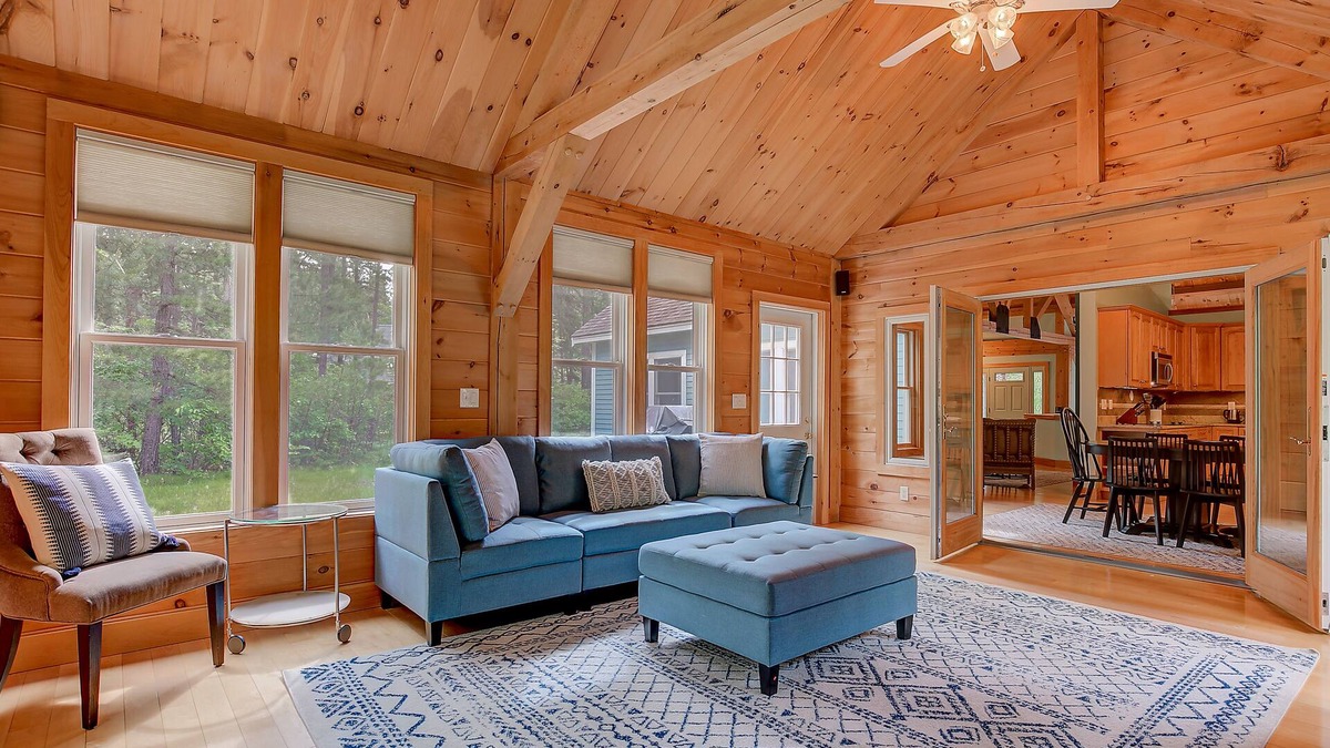 Freedom House | Classic Wooded Retreat W/Gorgeous Interior & Great Location Near Skiing & Lake