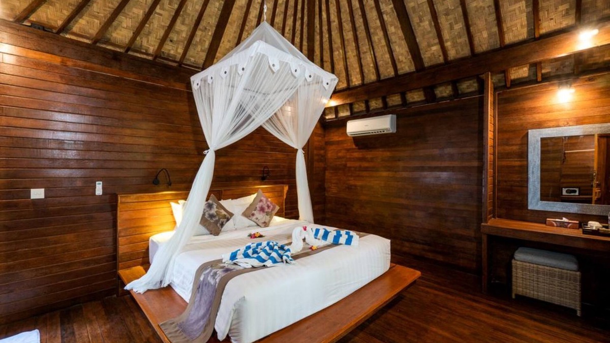 Mushroom Bay House | Classic Wooden Cottage in T Junction Lembongan, Good Location
