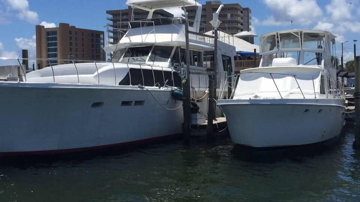 Orange Beach East Boat Rental | Classic Yacht Rentals at FloraBama