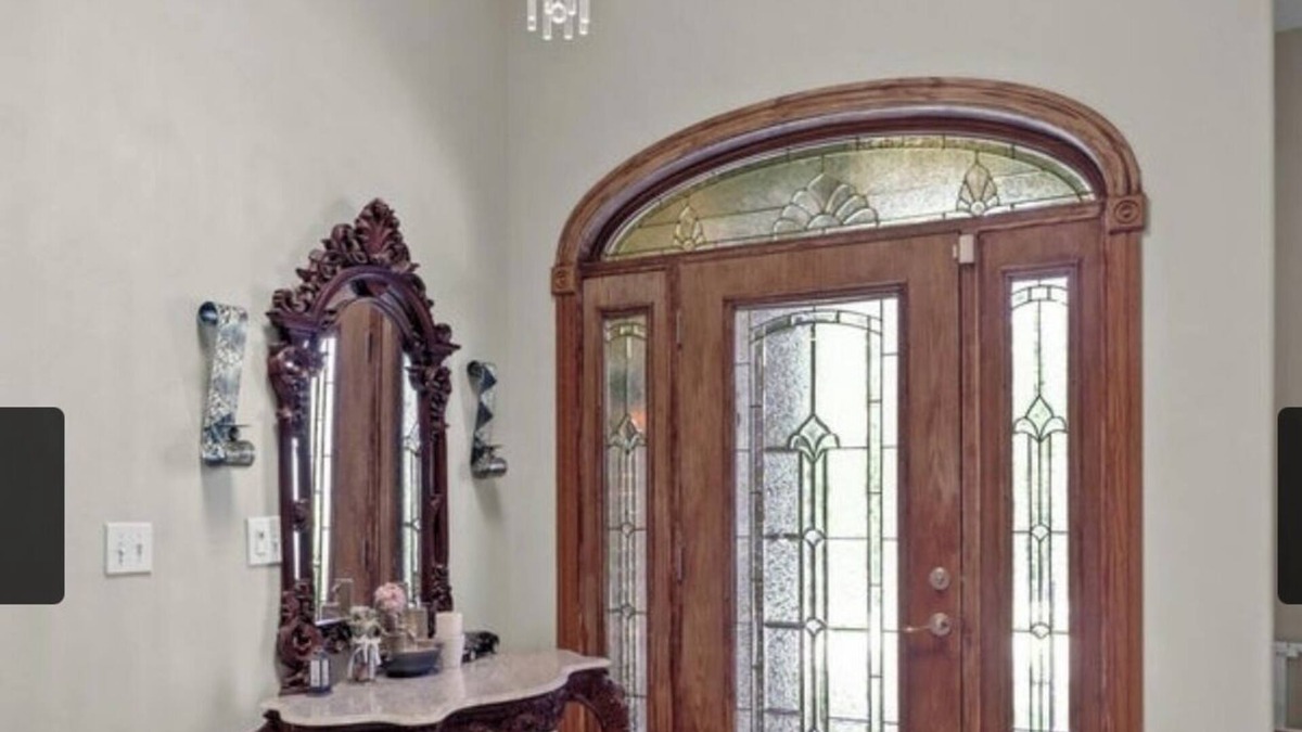 Duquesne House | Classy 4 bedrooms 4 bathrooms house with pool &hot-tub in up scale neighborhood
