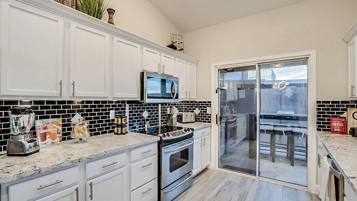 Deer Valley House | Classy 5BR/3BATH house with pool near State Farm Arena Glendalen