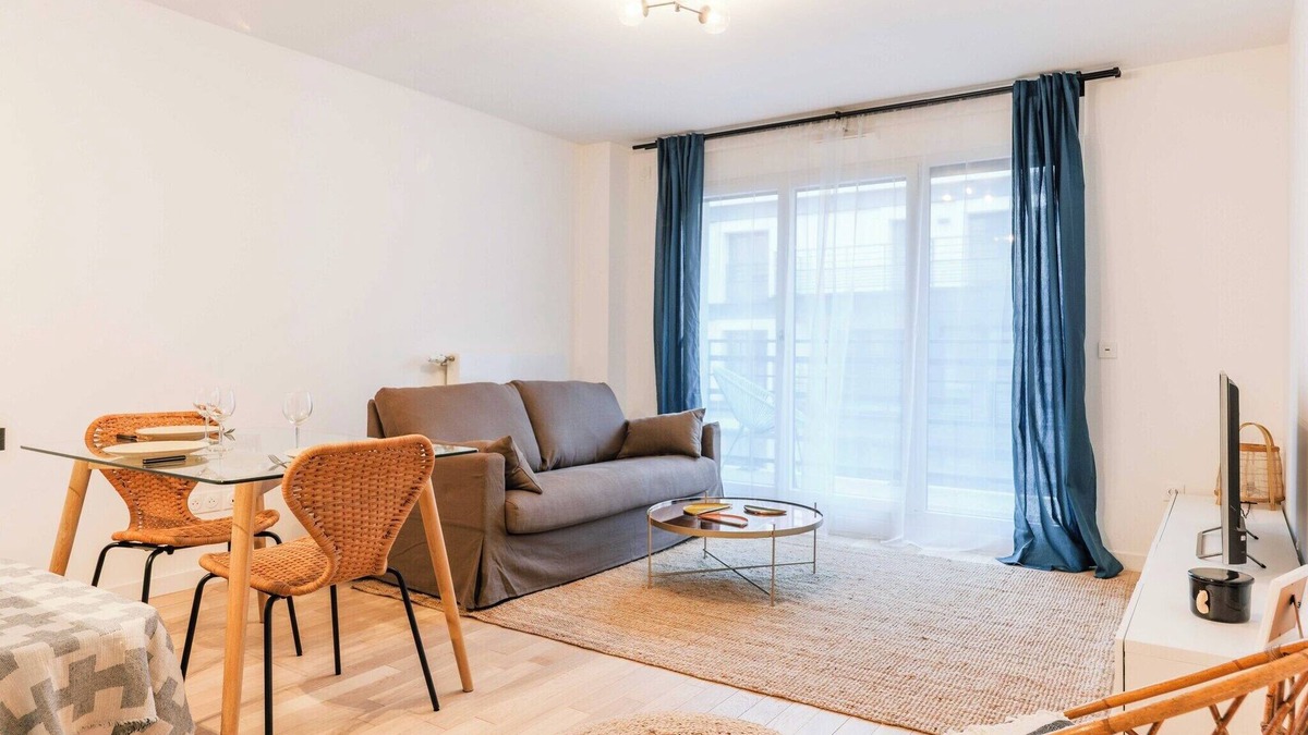 Les Puces de Saint-Ouen Apartment | Classy appartement - Flea Market