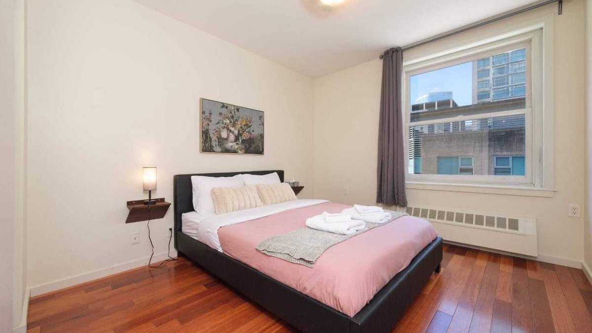 Central Apartment | Classy Downtown Vancouver Apartment Near Waterfront Station