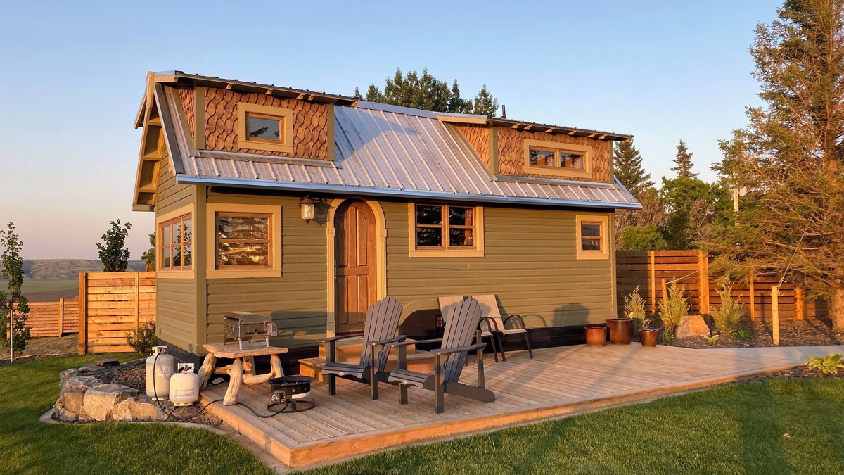 Division No. 3 Cottage | Classy Hillside Tiny House