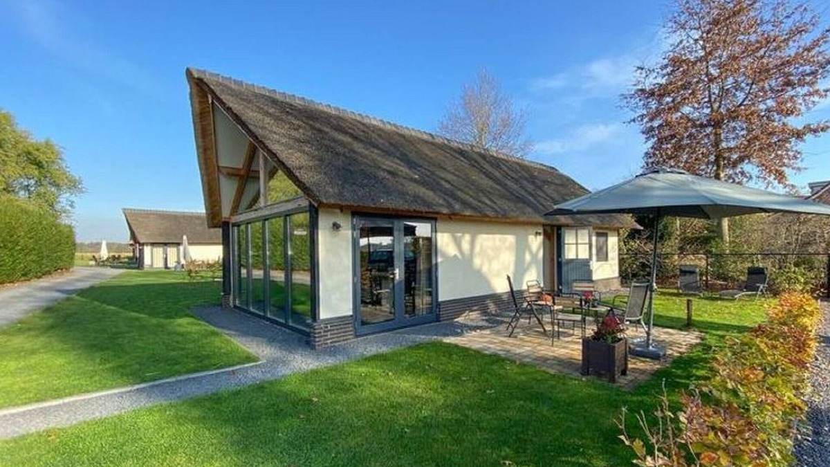 Alphen House | Classy Holiday Home in Alphen with Garden