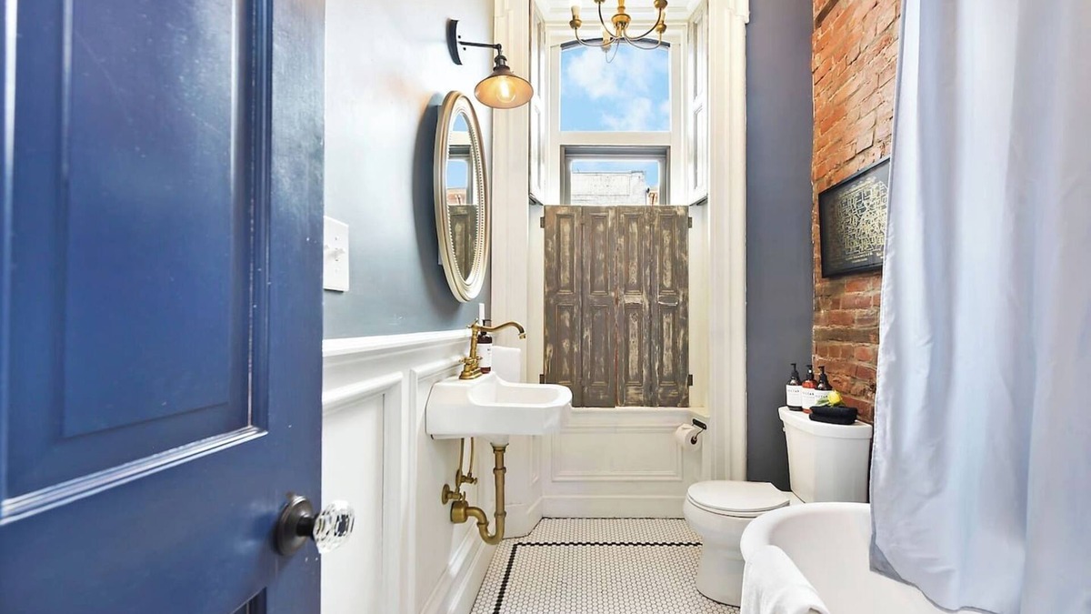 East Allegheny Apartment | Classy Vintage Stay Minutes to Downtown & Stadiums