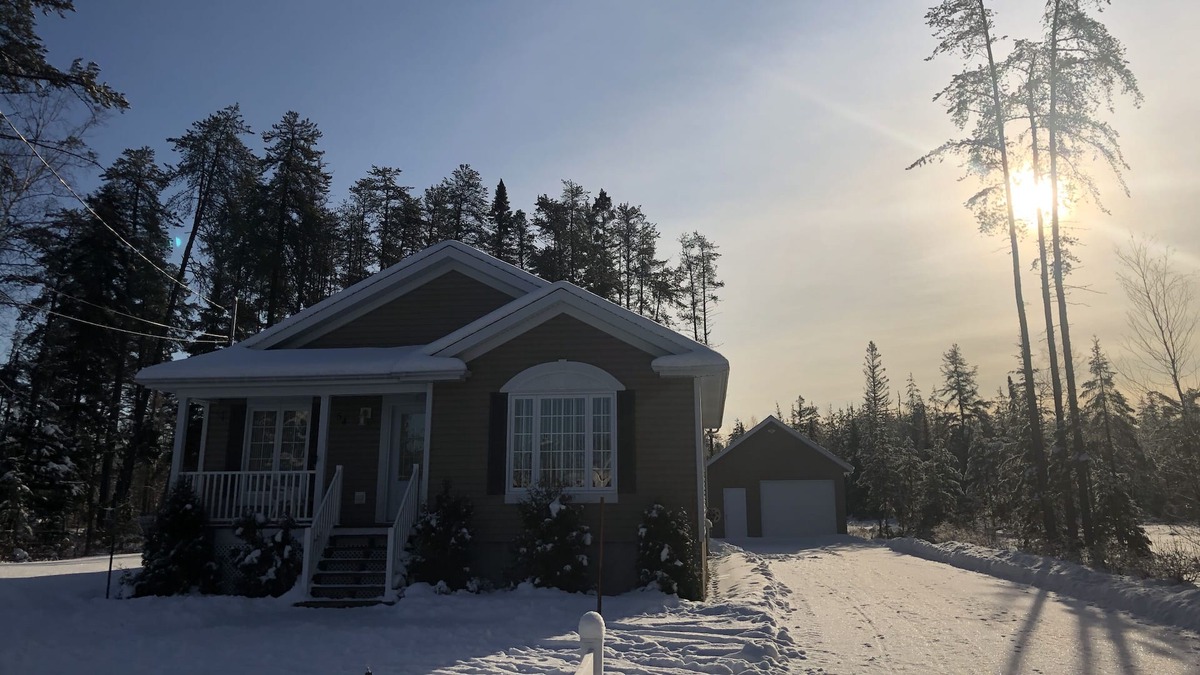 Saint-David-de-Falardeau House | Claude's Chalet, at the foot of the Monts-Valin, life-size outdoors
