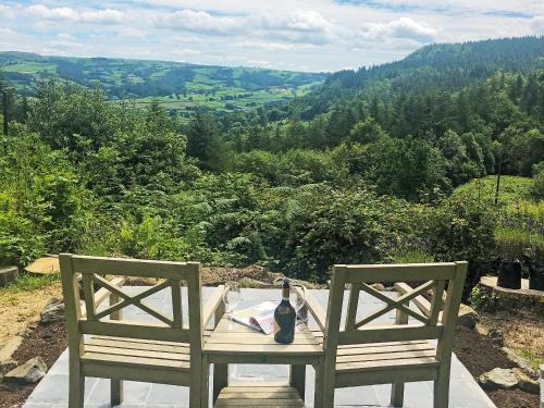 Llanrhychwyn House | Clawdd Gwyn