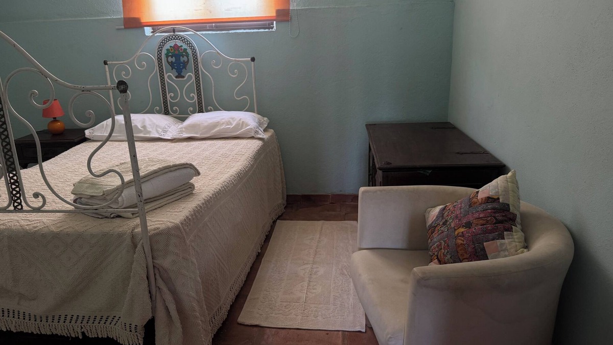 Abrantes Cottage | Clay shed