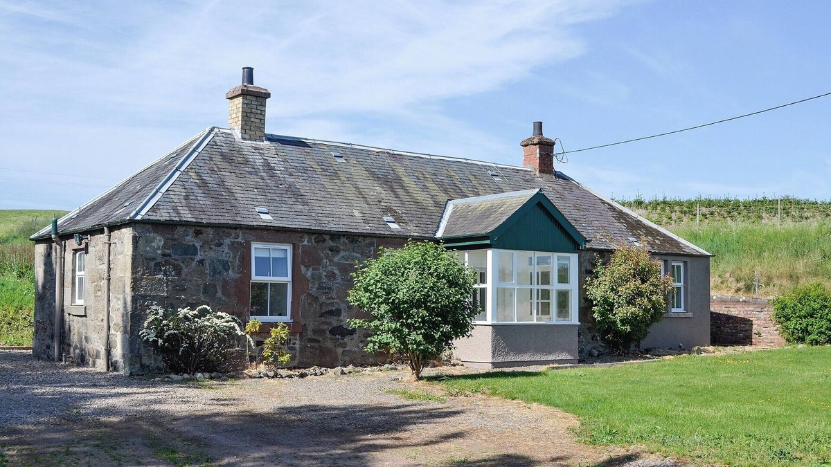 Murthly Cottage | Clayhills Cottage - UK5833