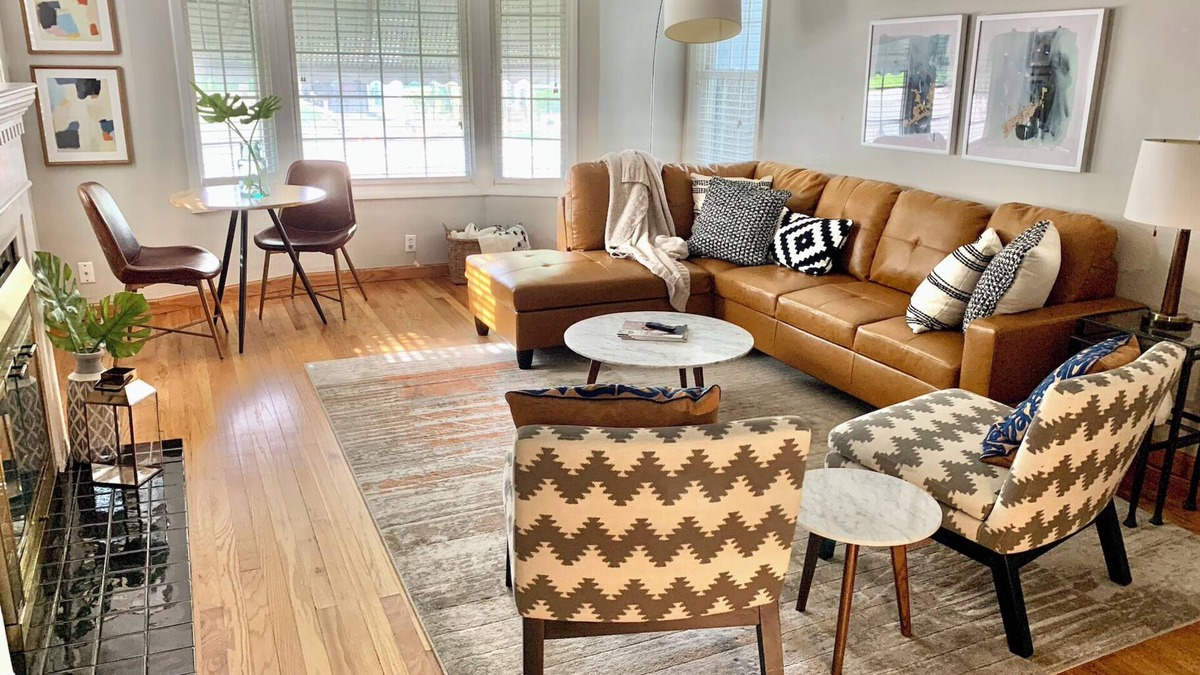 Aksarben - Elmwood Park House | Clean Aksarben Bungalow