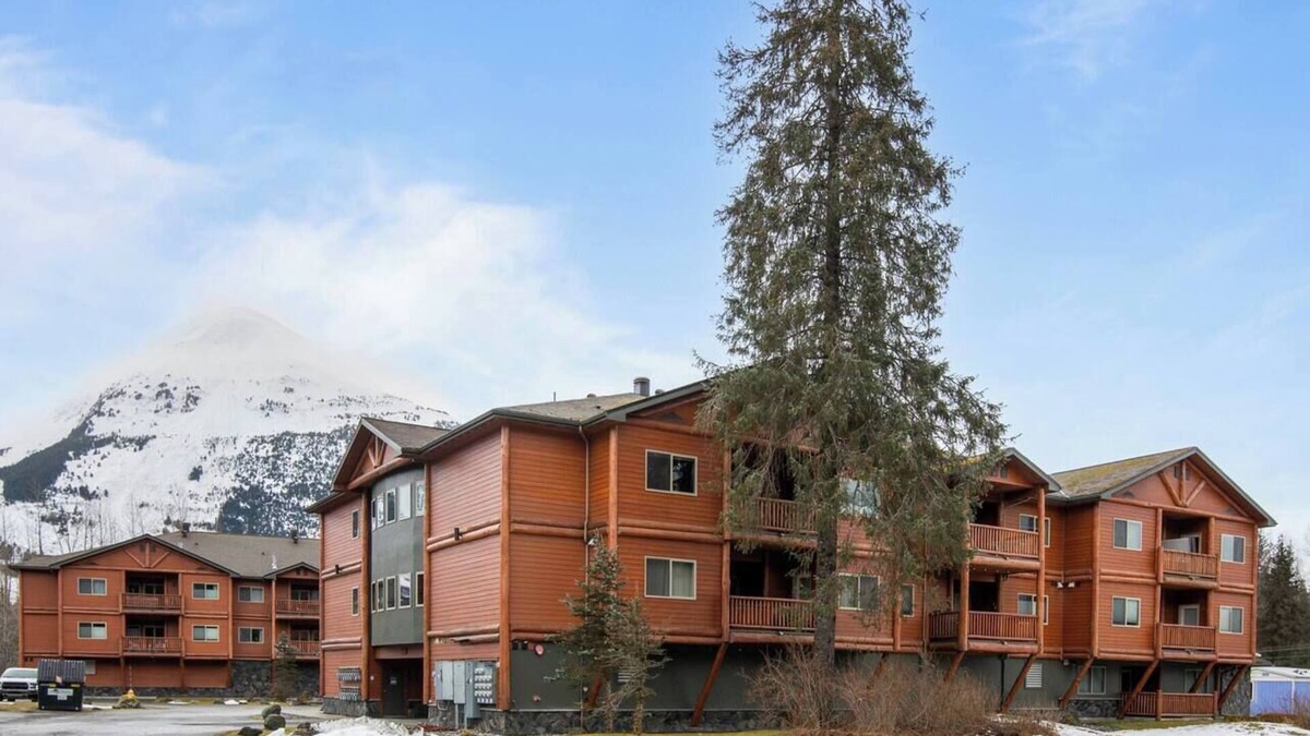 Alyeska Apartment | Clean and Comfortable 2 Bdrm Condo in Downtown