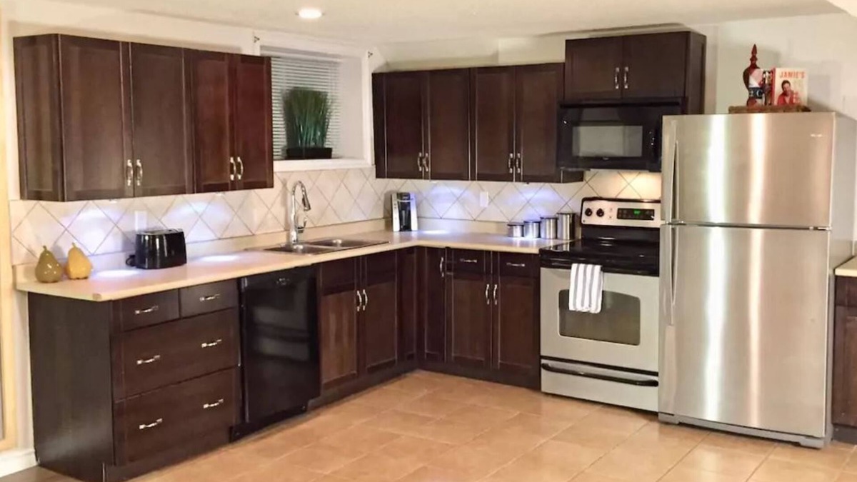 Midnapore Apartment | Clean and Cozy- 2BD/2 Full Baths Private Suite HUGE SqFt Laundry Full Kitche