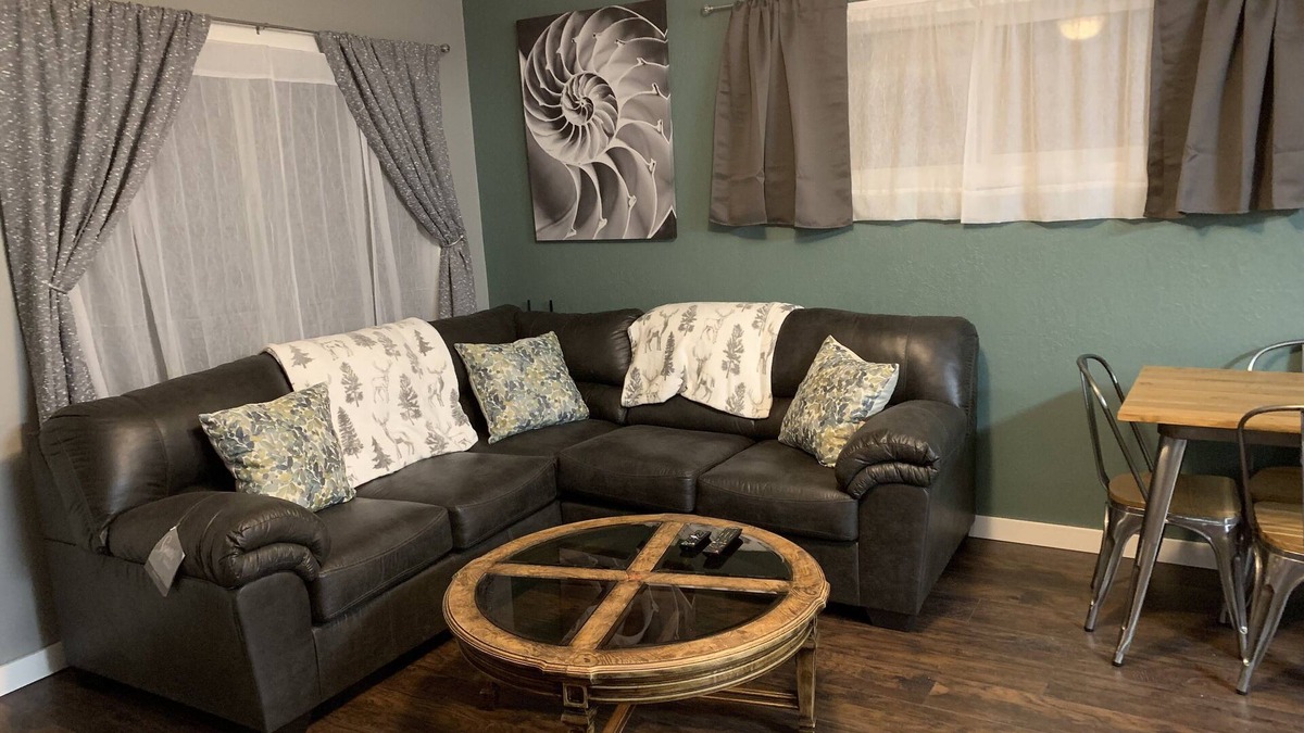 La Grande House | Clean and cozy home that is perfect for a NE Oregon getaway!