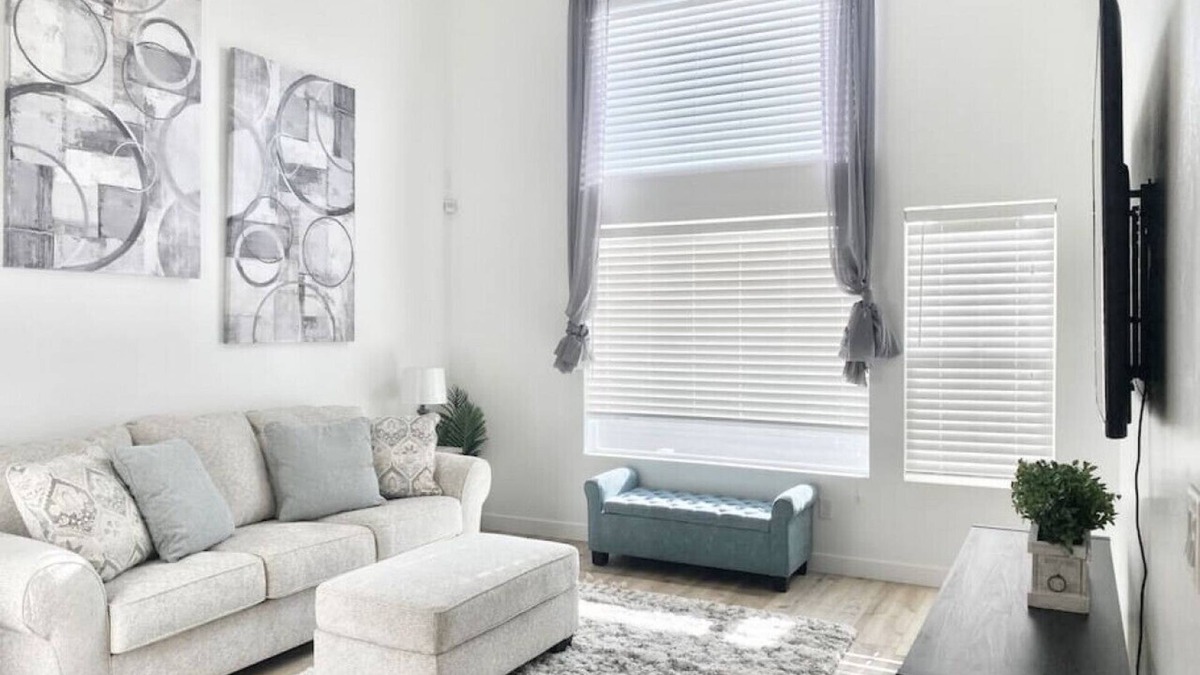 Midvale Villa | Clean and open remodeled luxury townhouse!