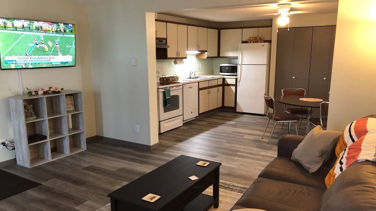 Edgar Apartment | Clean and Quiet - Two Bedroom in City of Edgar