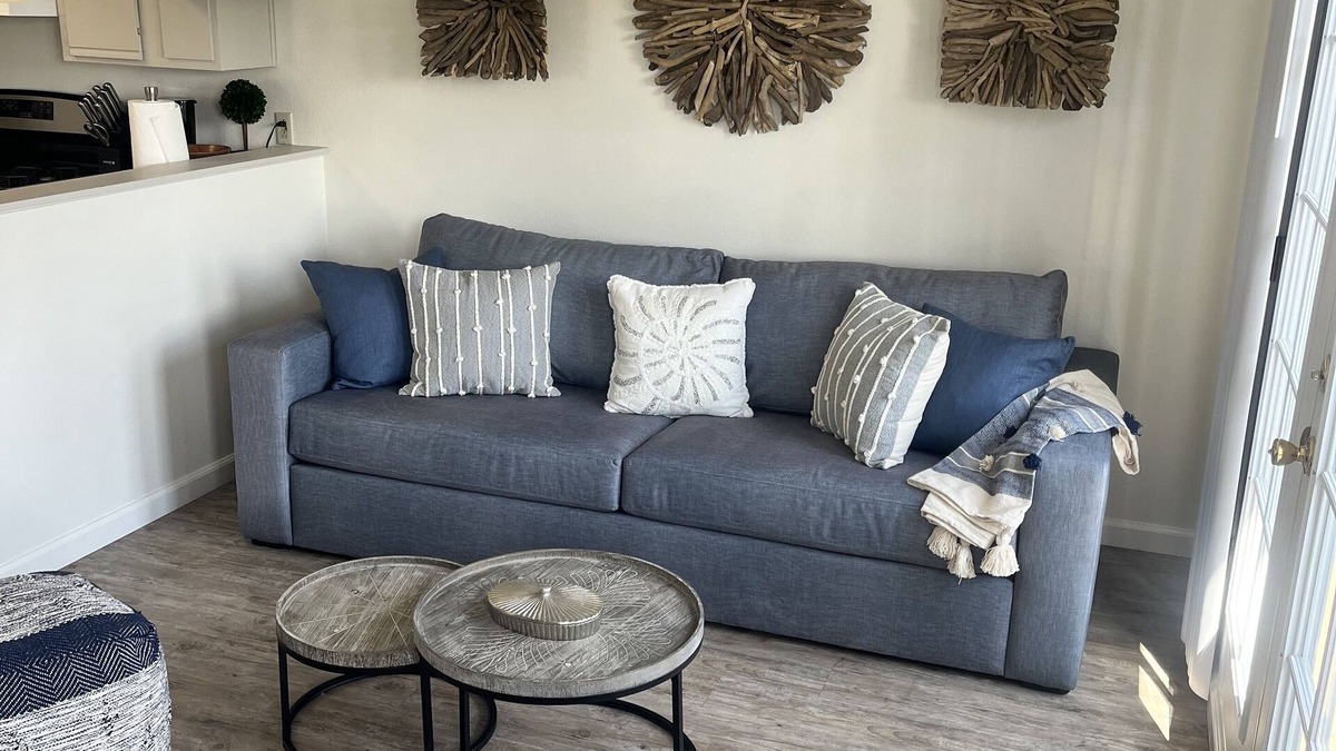 Imperial Beach Apartment | Clean and spacious unit with private balcony 1.5 blks from the beach!