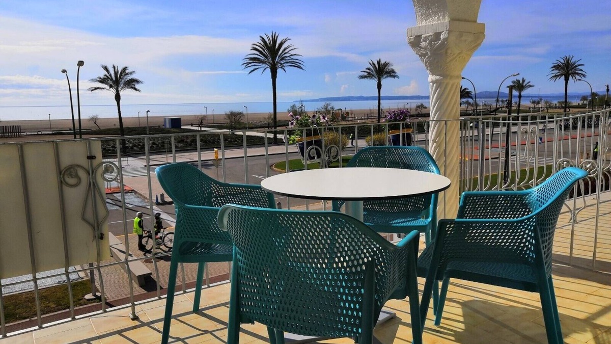 Empuriabrava Apartment | Clean and well maintained apartment on beach of Empúriabrava, family atmosphere