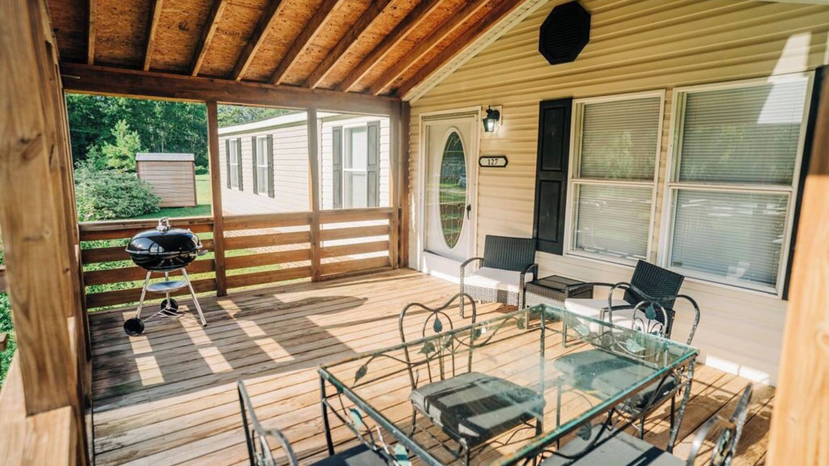Ruffin House | Clean, charming, and spacious 3-bedroom house in Walterboro with WiFi and AC