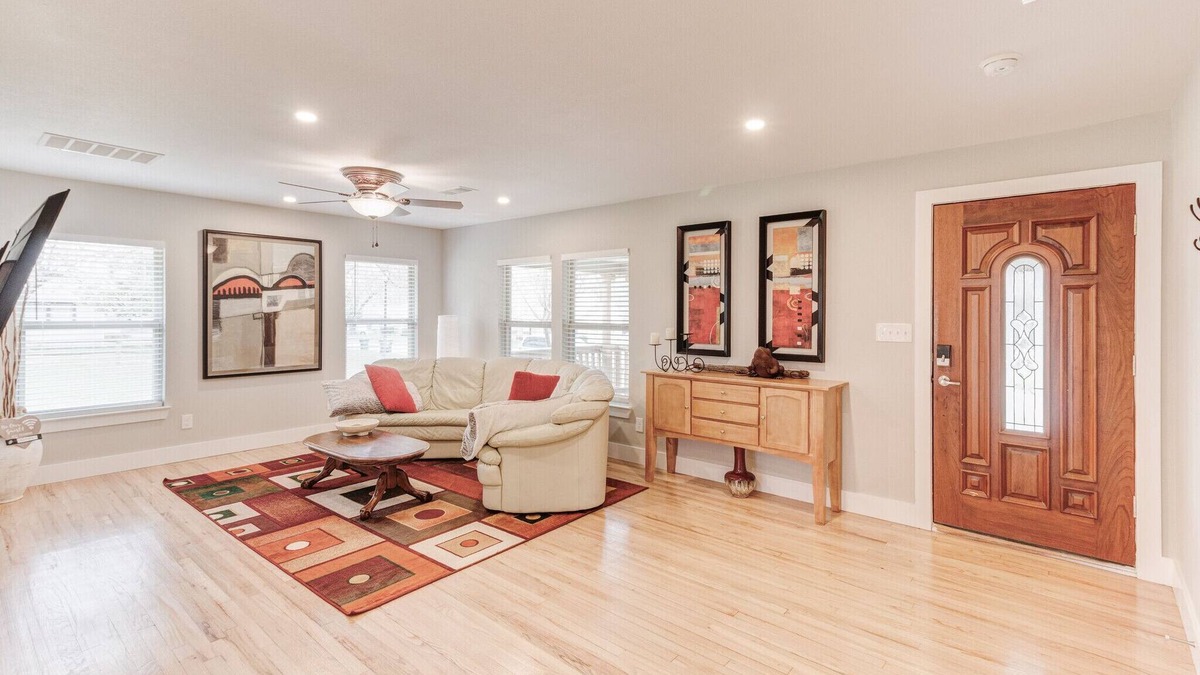 Central Arlington House | "Clean! CLEAN! ! Comfy! ! COMFORTABLE! ! BEST PLACE EVER!" FIVE STARS!n