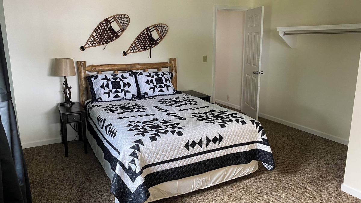Munising House | Clean/convenient/In town