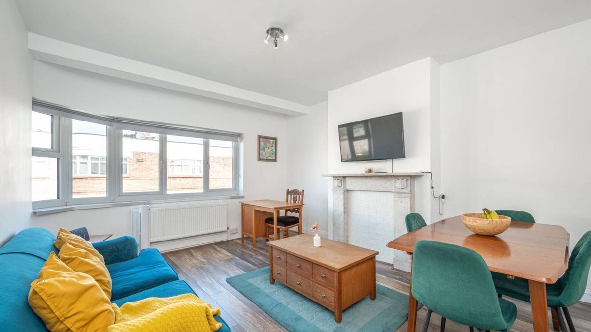 Hendon Apartment | Clean, Fresh, and Spacious 2 bed