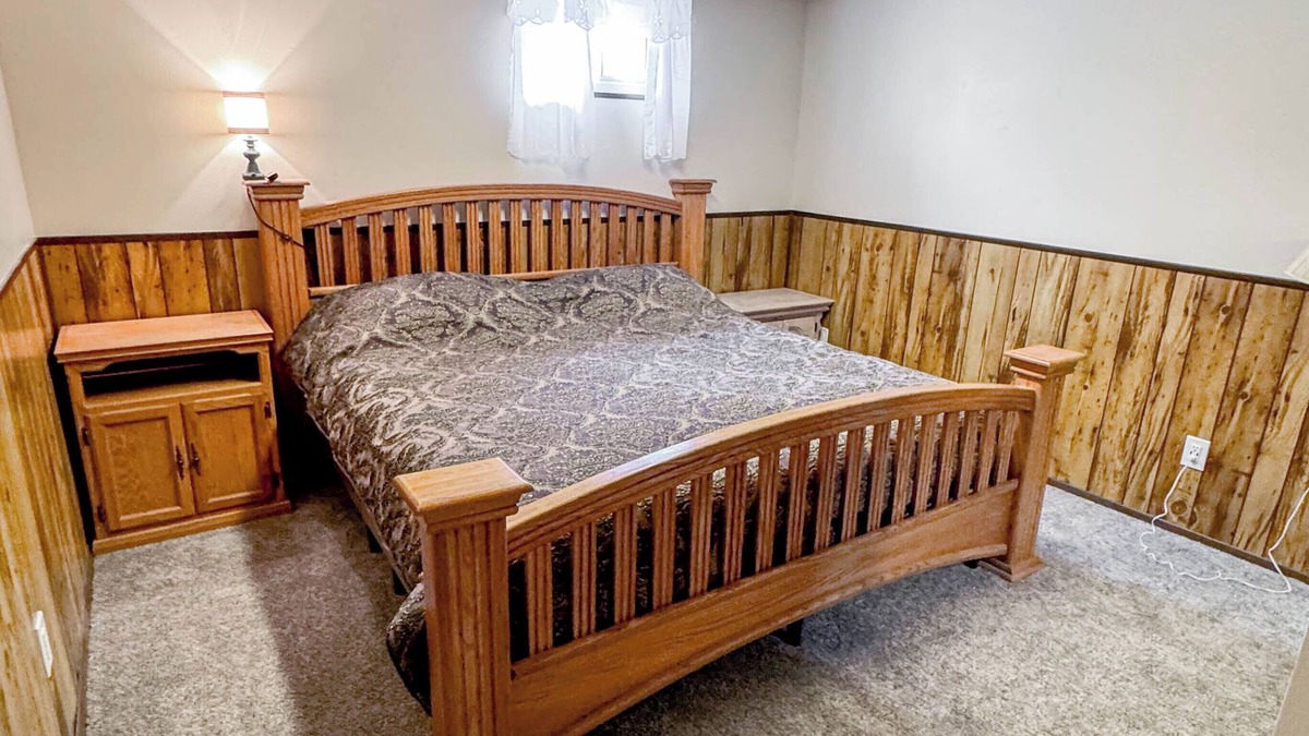 Pocatello House | Clean, Fresh, Sleeps 8, big screens TVs, WiFi in enjoyable Pocatello