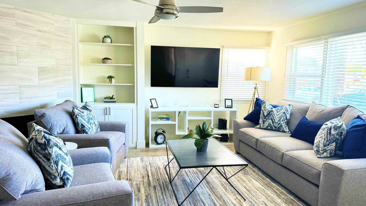 Corona del Mar Condo | Clean Home Close to Beach/Village