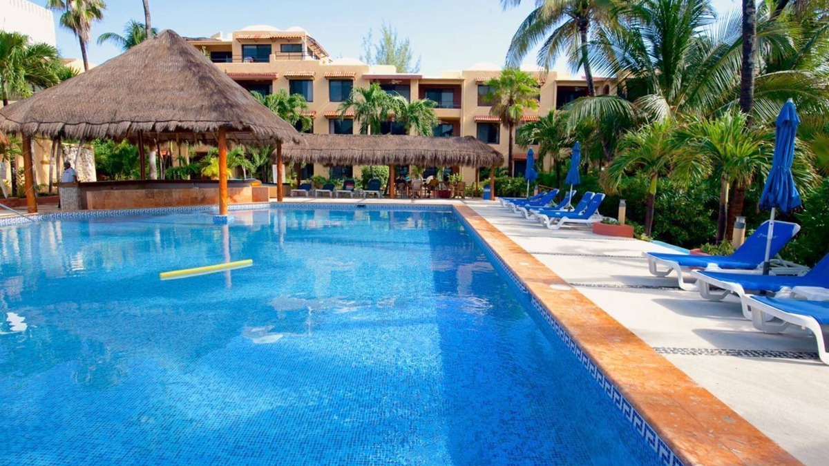 Centro - Supmza 001 Condo | Clean, Immaculate Beachfront 2nd Floor Condo #17 at Nautibeach