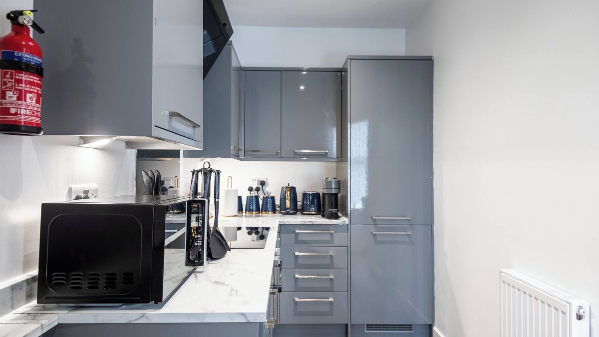 Bury Apartment | Clean Lines & Cozy Vibes: Refined 2BR Flat in Bury