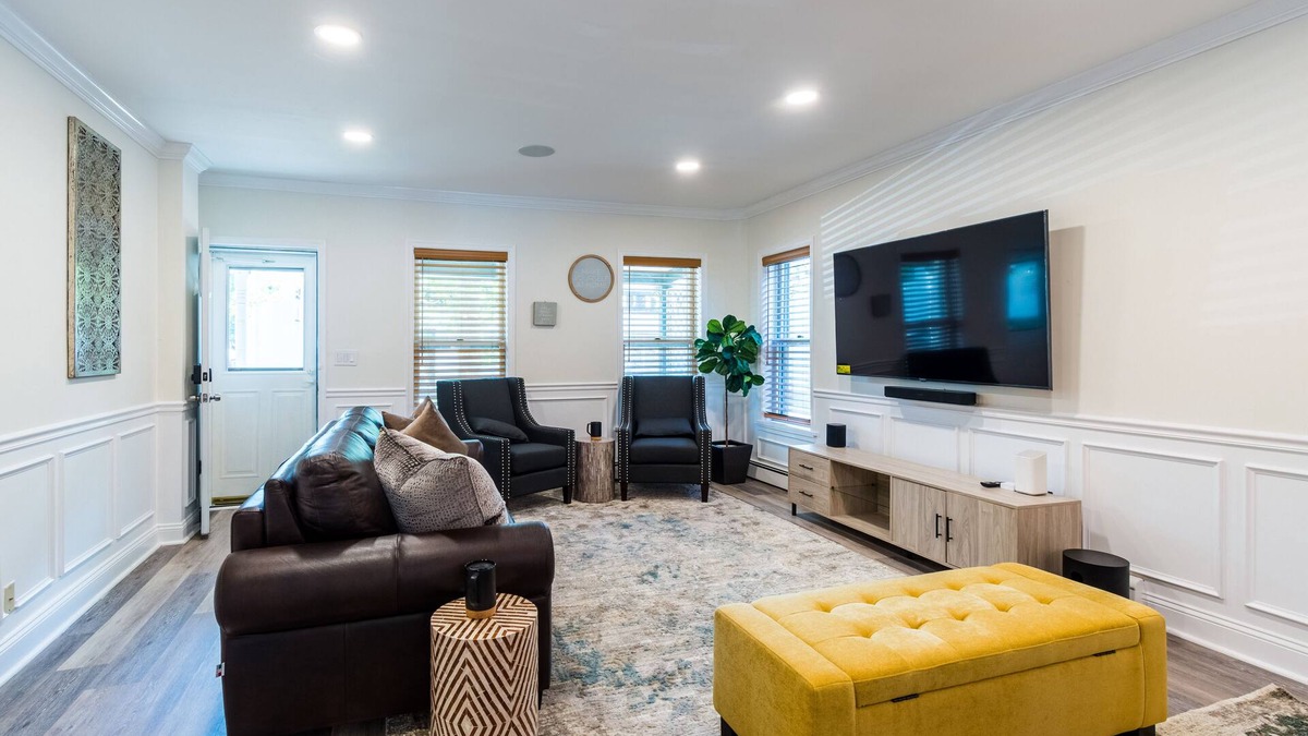 Lambertville House | Clean Luxurious Retreat, Parking, Restaurants, Near New Hope. <1mile Del river