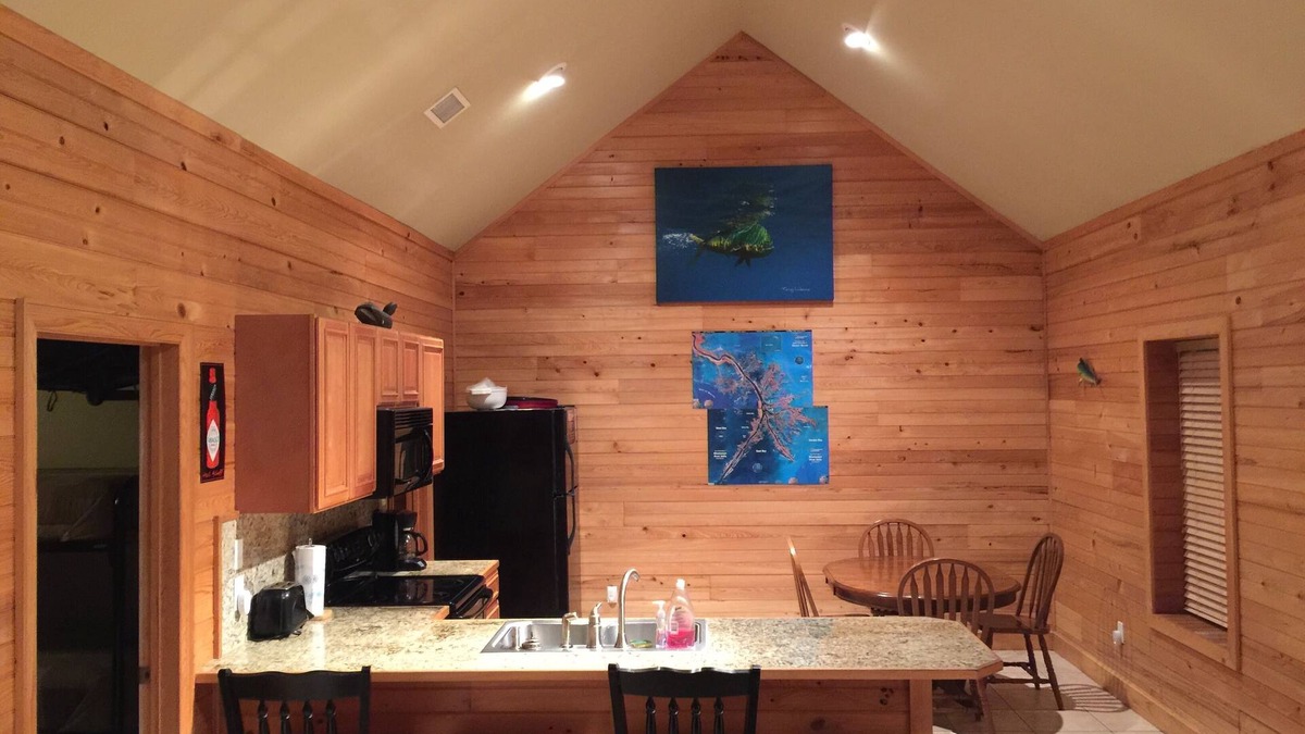 Venice Cabin | "Clean/Maintained Fully Furnished Premium Lodging"- Dolphin Lodge