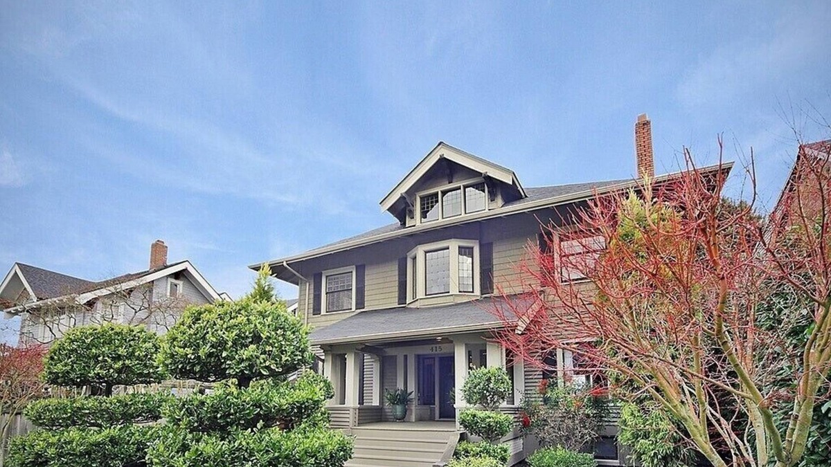 Stadium District House | Clean, modern basement suite in Tacoma