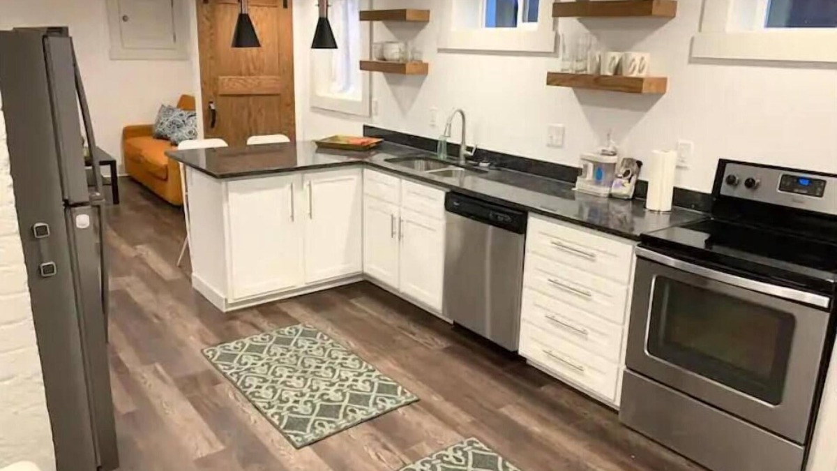 Ogden Apartment | Clean Modern Downtown Apartment- All New Rear Unit