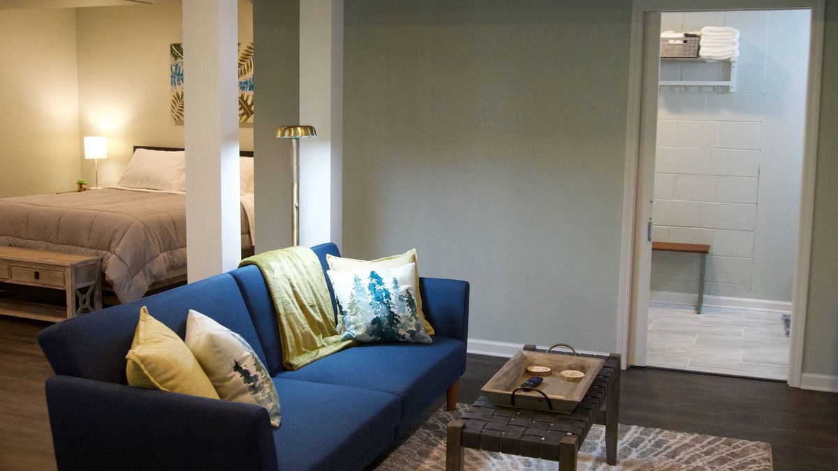 Lenoir City Apartment | Clean & quiet basement studio close to Knoxville, Lenoir City & the mountains