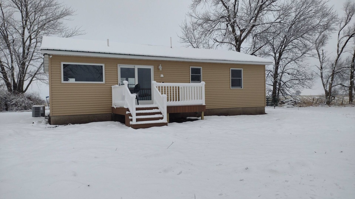 Van Buren County House | Clean Secluded Cabin in the Country