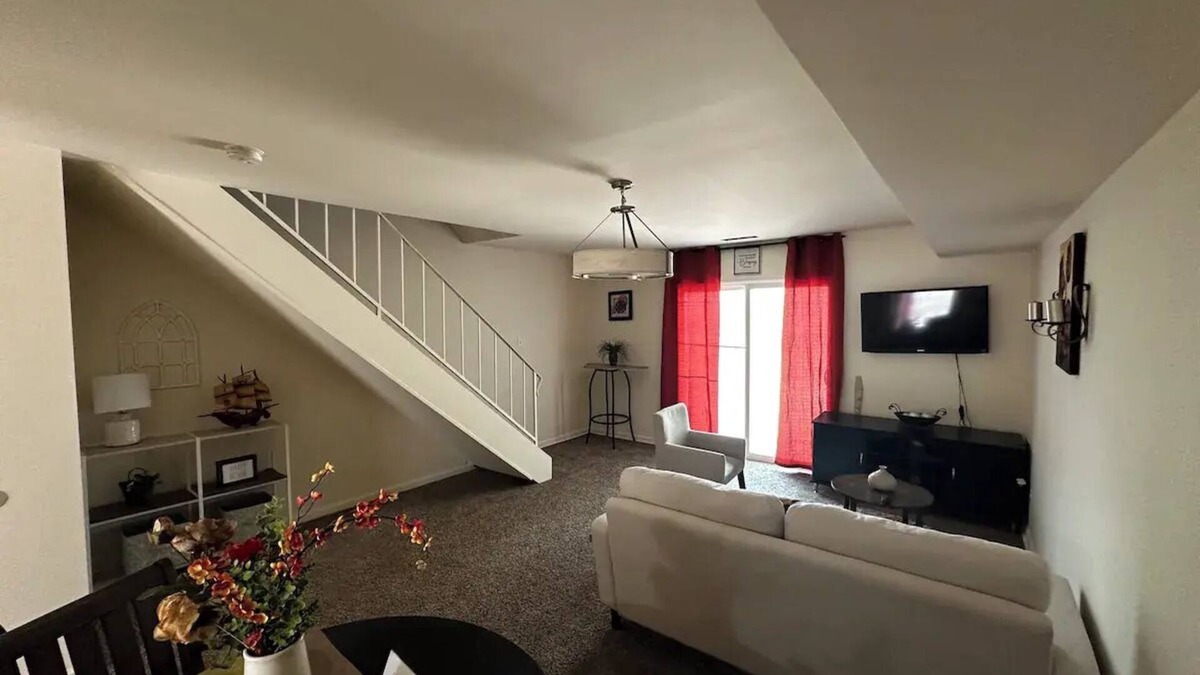 Memphis Condo | Clean, spacious Condo, Weekly Rental Discounts