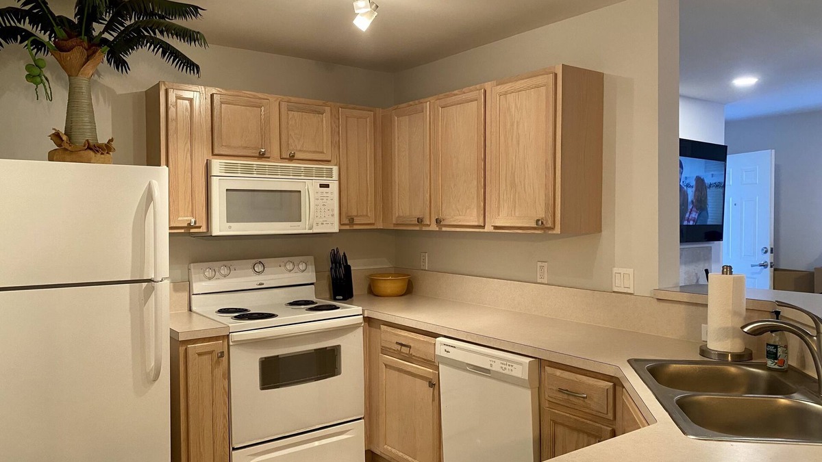 Beach Haven Condo | Clean & Updated Condo - Close to Mayo Clinic, Shopping & More!