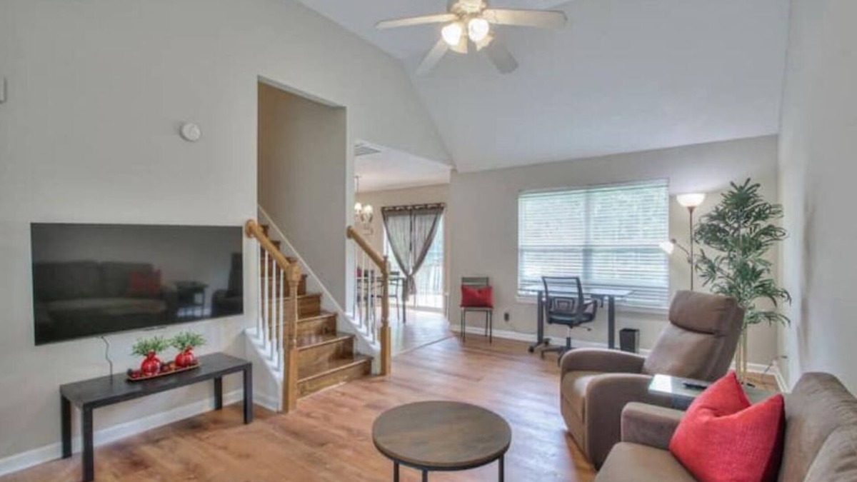 Smyrna House | Clear Circle- Modern 3/2.5 near everything! Smryna- Off I-24!